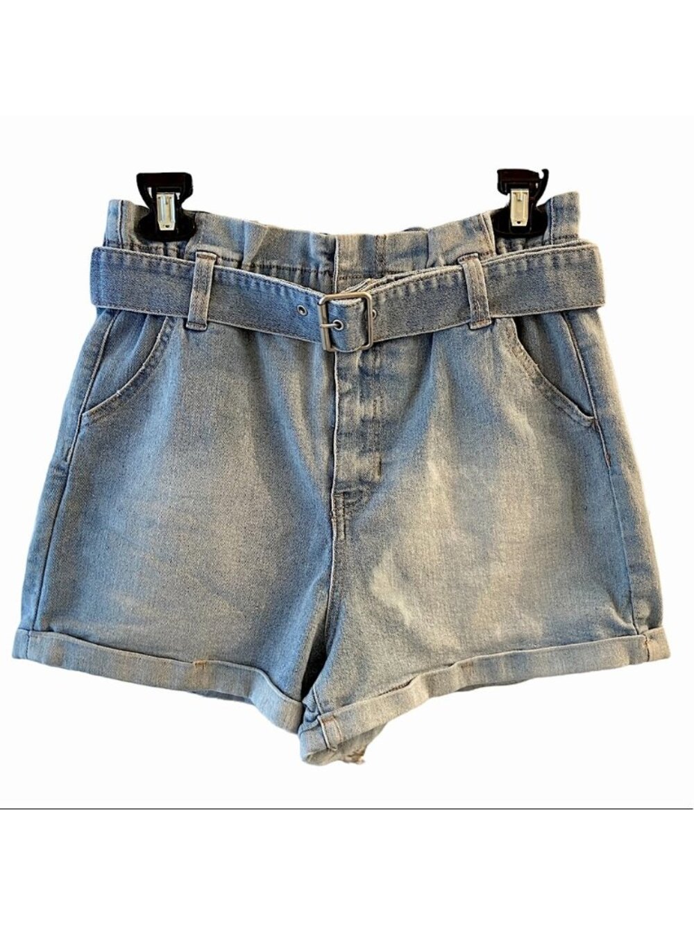 Paperbag waist light blue denim shorts with belt